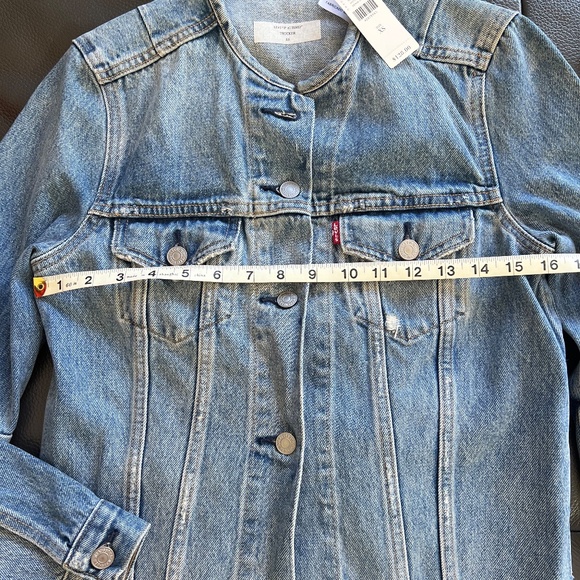 NWT Levi's trucker jean jacket - size XS - Picture 3 of 4